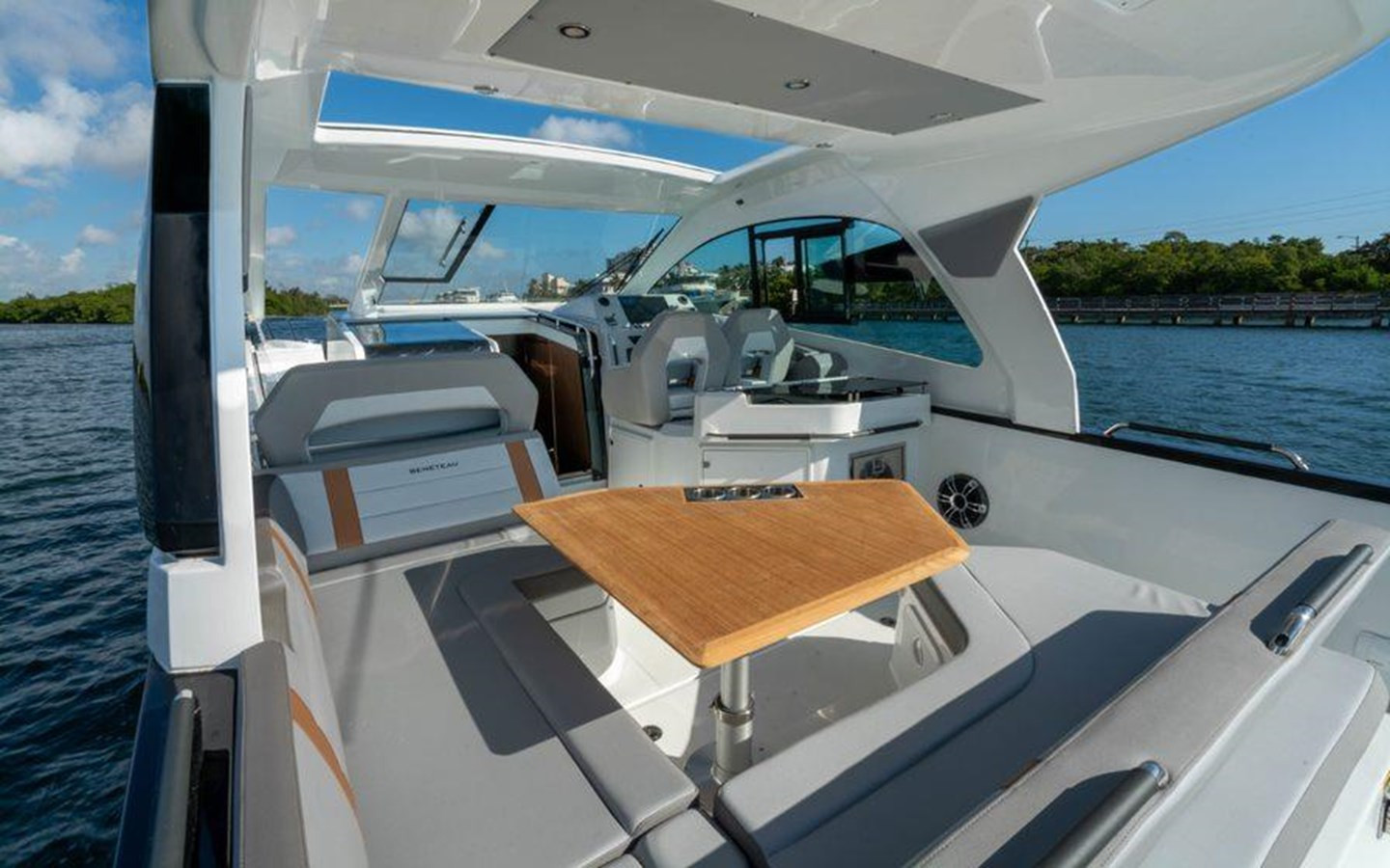 https://arconyachts.ams3.digitaloceanspaces.com/180824/conversions/large_3861675-optimize.jpg