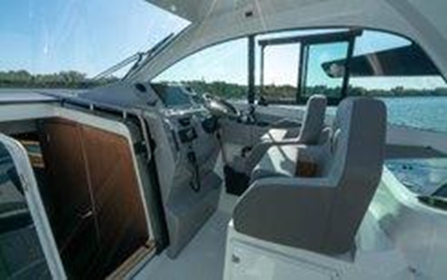 https://arconyachts.ams3.digitaloceanspaces.com/180855/conversions/large_3861687-optimize.jpg