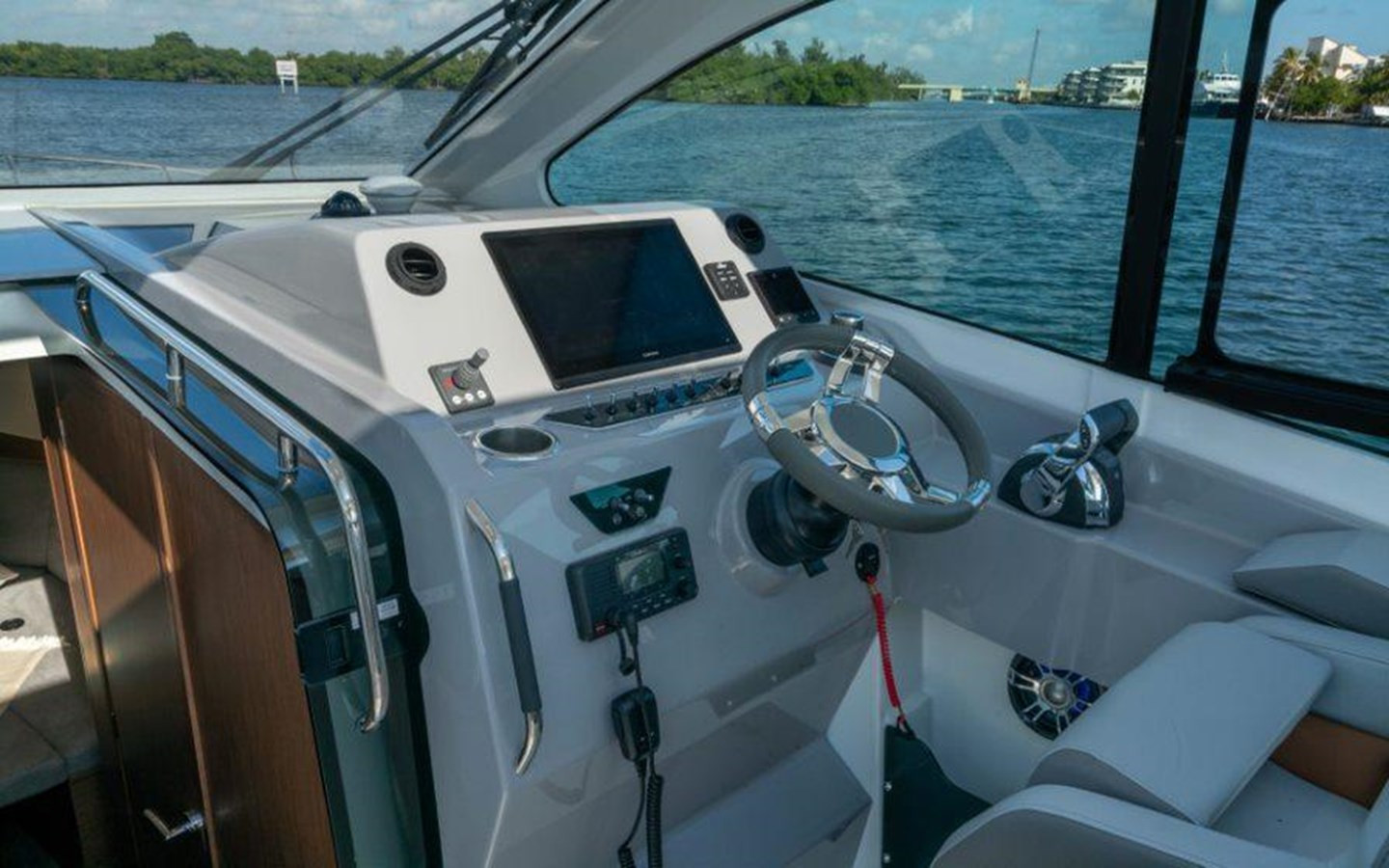 https://arconyachts.ams3.digitaloceanspaces.com/180860/conversions/large_3861689-optimize.jpg
