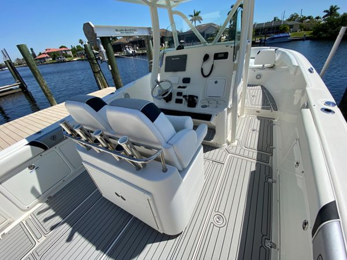https://arconyachts.ams3.digitaloceanspaces.com/180870/conversions/large_3976541-optimize.jpg