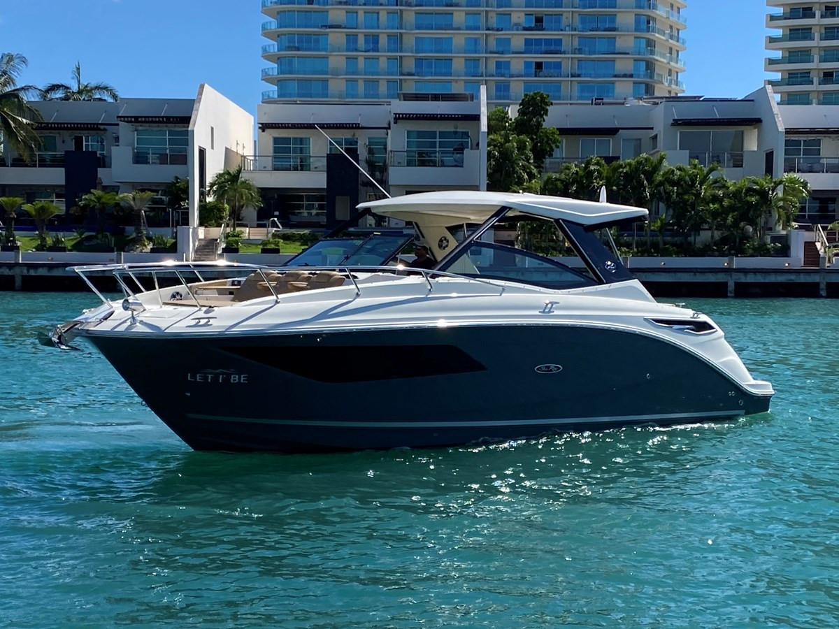 https://arconyachts.ams3.digitaloceanspaces.com/180875/conversions/large_4034458-optimize.jpg