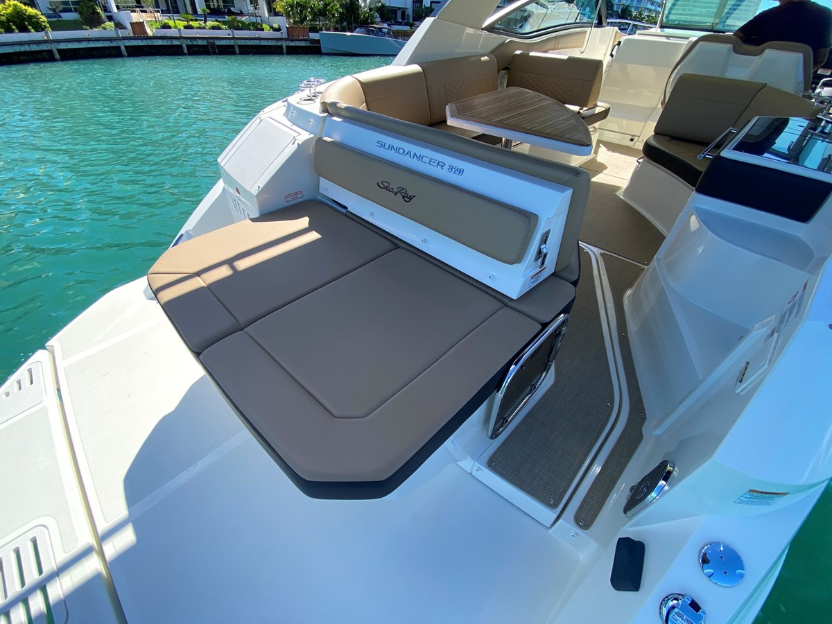 https://arconyachts.ams3.digitaloceanspaces.com/180887/conversions/large_4034462-optimize.jpg