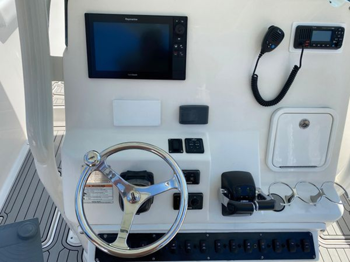 https://arconyachts.ams3.digitaloceanspaces.com/180893/conversions/large_3976547-optimize.jpg
