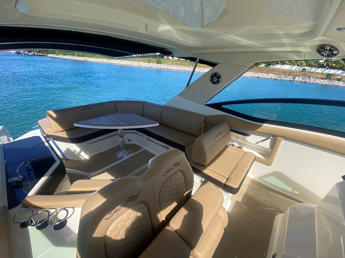 https://arconyachts.ams3.digitaloceanspaces.com/180898/conversions/large_4034466-optimize.jpg