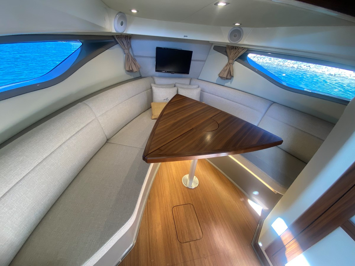 https://arconyachts.ams3.digitaloceanspaces.com/180915/conversions/large_4034473-optimize.jpg