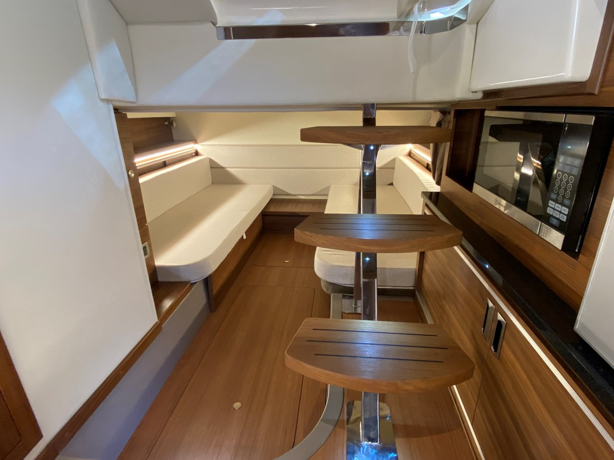 https://arconyachts.ams3.digitaloceanspaces.com/180918/conversions/large_4034474-optimize.jpg