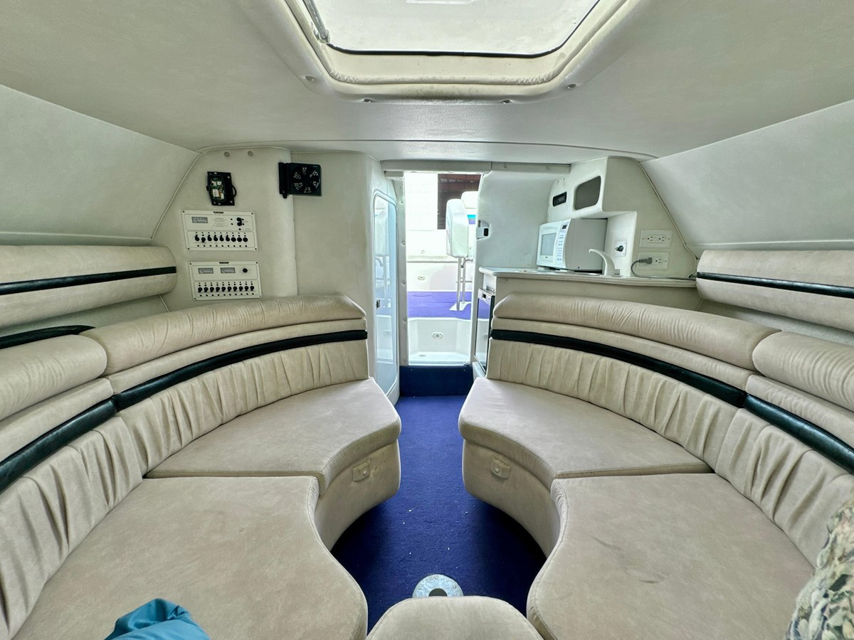 https://arconyachts.ams3.digitaloceanspaces.com/180973/conversions/large_4103396-optimize.jpg