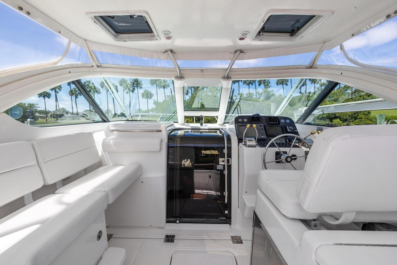 https://arconyachts.ams3.digitaloceanspaces.com/181008/conversions/large_4163113-optimize.jpg