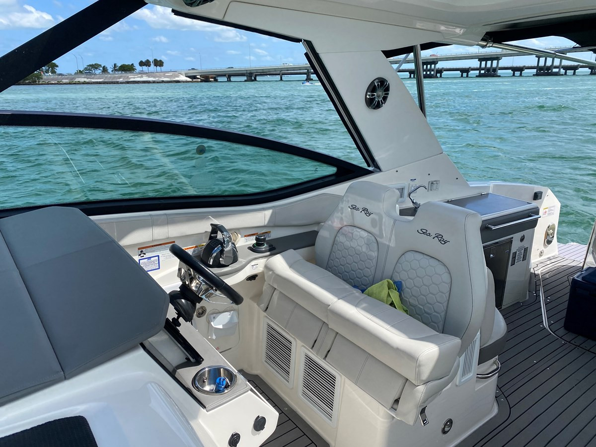 https://arconyachts.ams3.digitaloceanspaces.com/181104/conversions/large_4262695-optimize.jpg