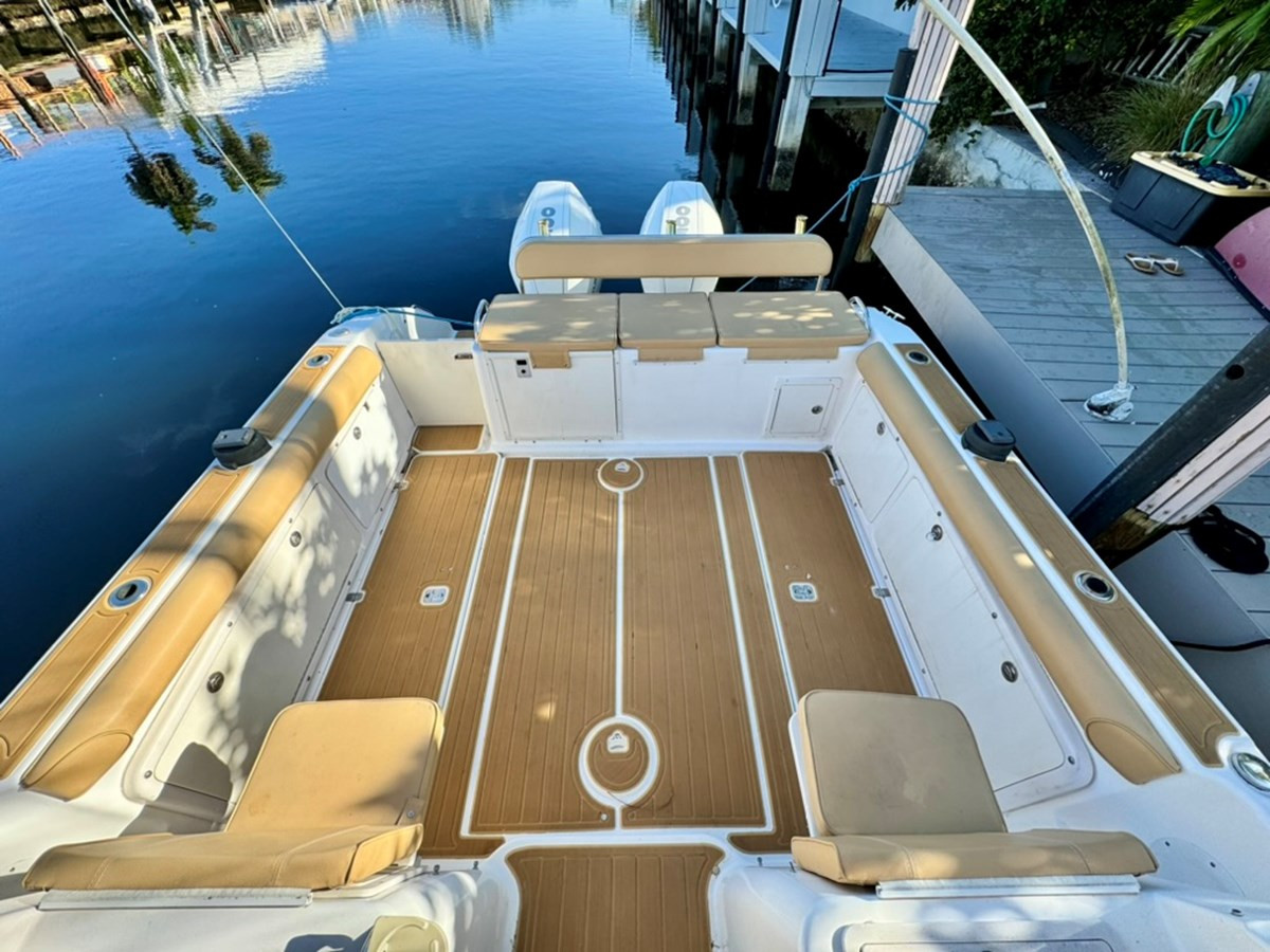 https://arconyachts.ams3.digitaloceanspaces.com/181105/conversions/large_4232800-optimize.jpg