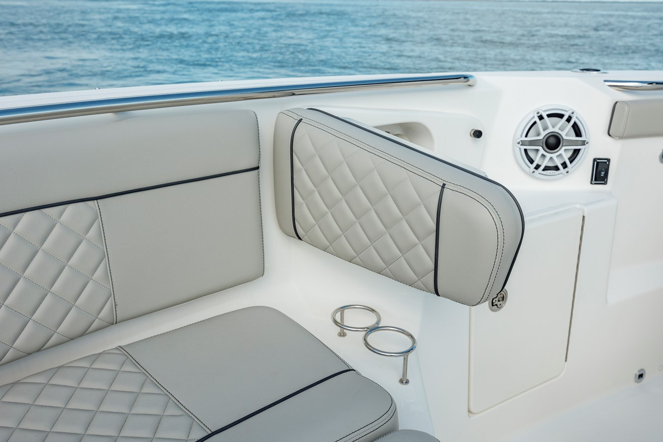 https://arconyachts.ams3.digitaloceanspaces.com/181151/conversions/large_4178337-optimize.jpg