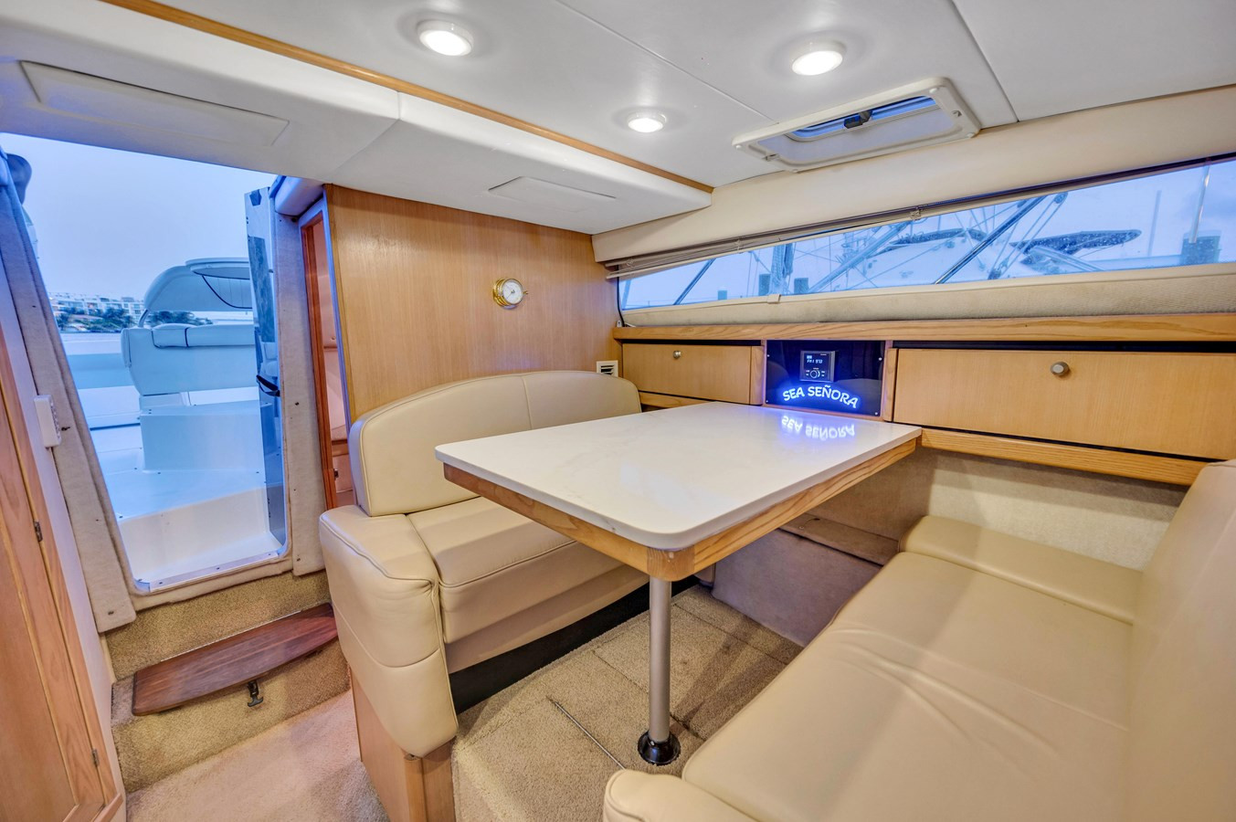 https://arconyachts.ams3.digitaloceanspaces.com/181201/conversions/large_4253143-optimize.jpg