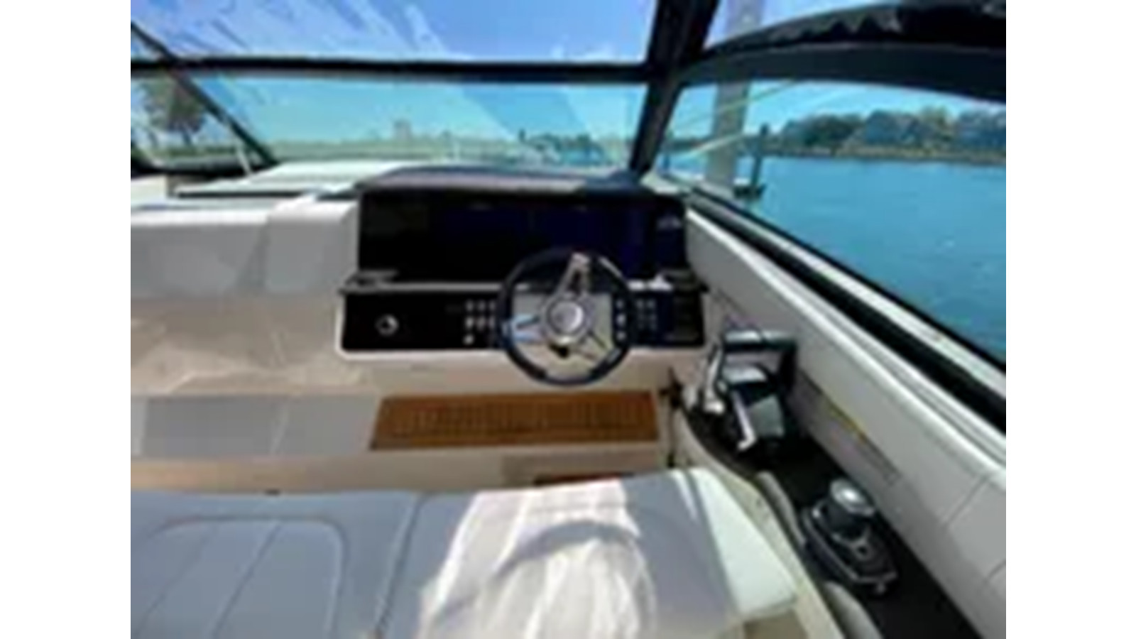 https://arconyachts.ams3.digitaloceanspaces.com/181318/conversions/large_4327933-optimize.jpg
