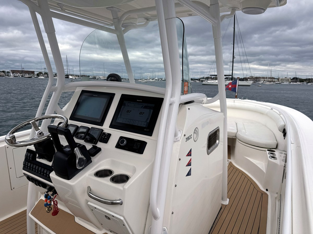 https://arconyachts.ams3.digitaloceanspaces.com/181354/conversions/large_4375100-optimize.jpg