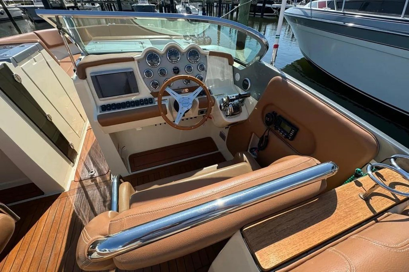 https://arconyachts.ams3.digitaloceanspaces.com/181396/conversions/large_4370455-optimize.jpg