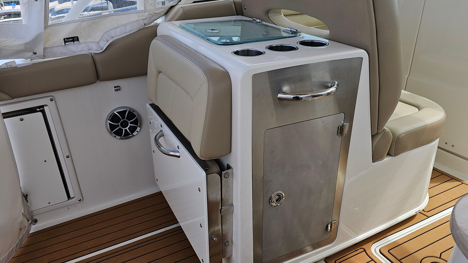 https://arconyachts.ams3.digitaloceanspaces.com/181494/conversions/large_4389849-optimize.jpg