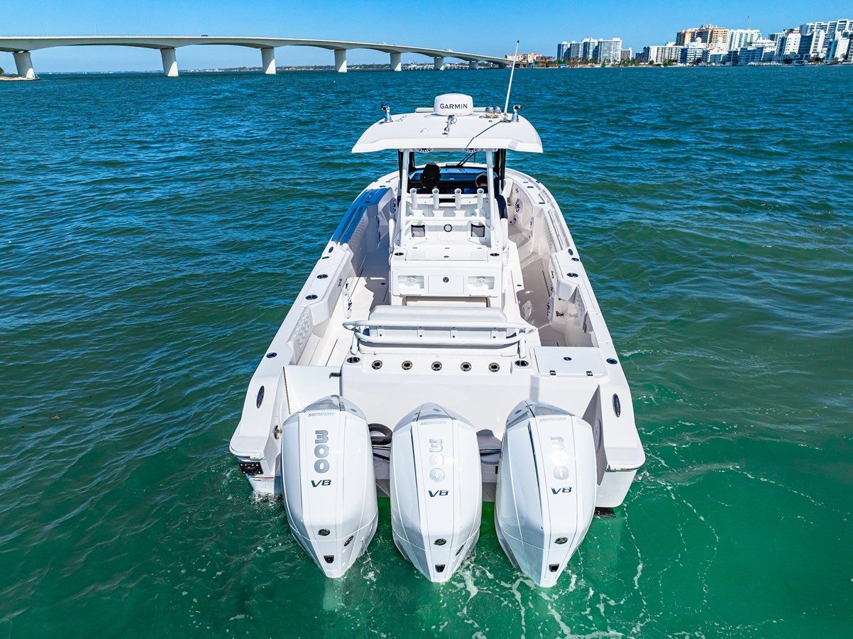 https://arconyachts.ams3.digitaloceanspaces.com/181517/conversions/large_4565083-optimize.jpg