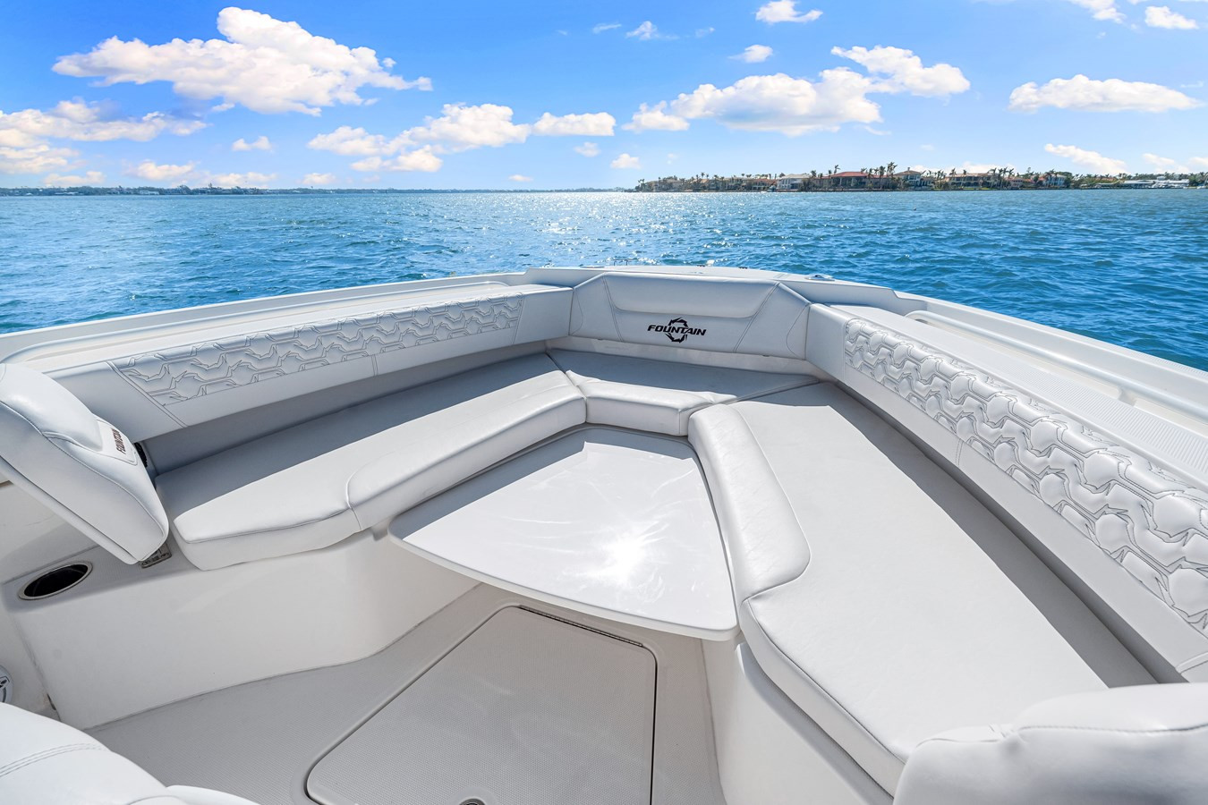 https://arconyachts.ams3.digitaloceanspaces.com/181619/conversions/large_4565118-optimize.jpg
