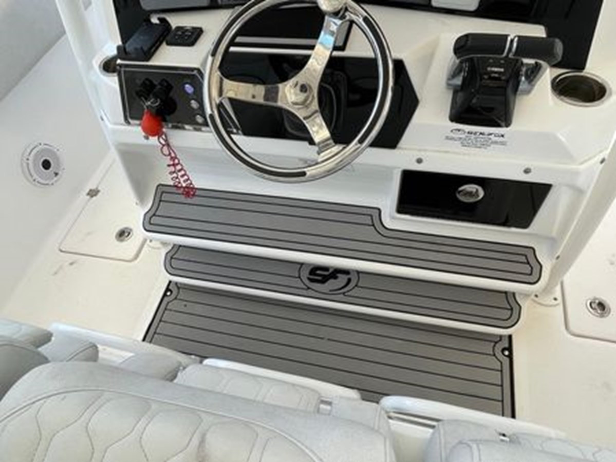 https://arconyachts.ams3.digitaloceanspaces.com/181642/conversions/large_4600030-optimize.jpg