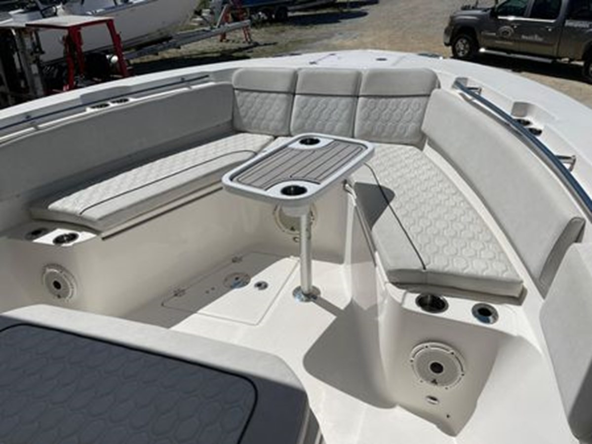 https://arconyachts.ams3.digitaloceanspaces.com/181645/conversions/large_4600031-optimize.jpg