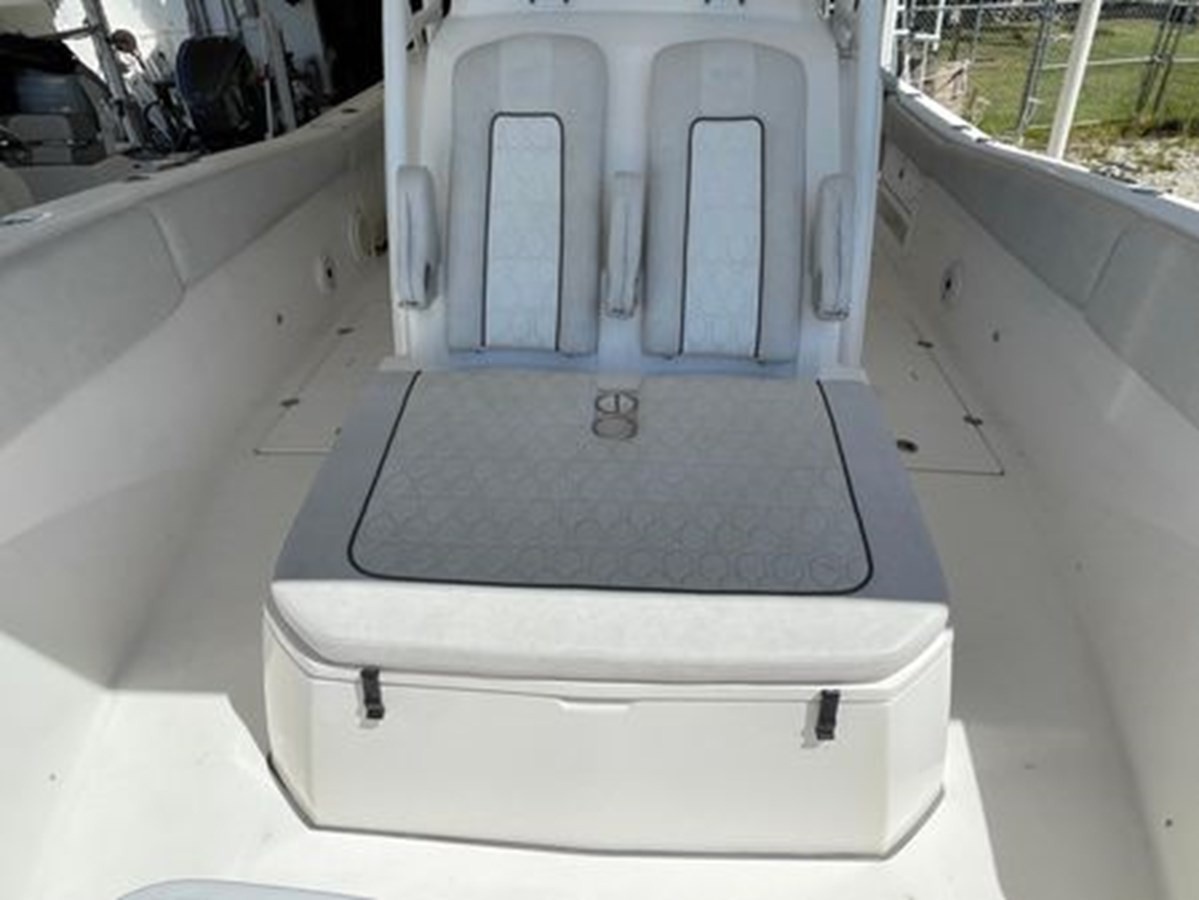 https://arconyachts.ams3.digitaloceanspaces.com/181649/conversions/large_4600033-optimize.jpg