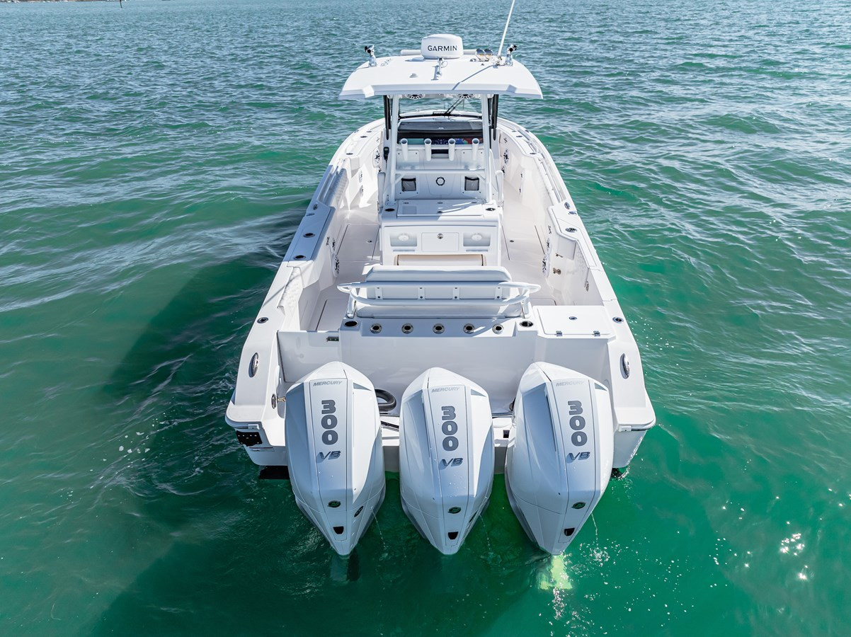 https://arconyachts.ams3.digitaloceanspaces.com/181676/conversions/large_4565136-optimize.jpg