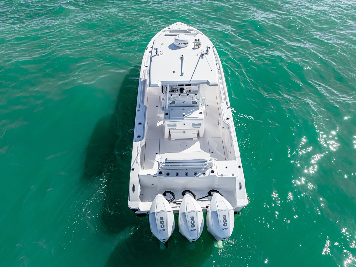 https://arconyachts.ams3.digitaloceanspaces.com/181679/conversions/large_4565137-optimize.jpg