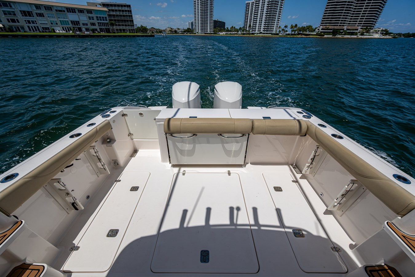https://arconyachts.ams3.digitaloceanspaces.com/181755/conversions/large_4655995-optimize.jpg
