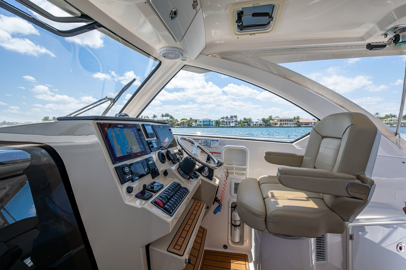 https://arconyachts.ams3.digitaloceanspaces.com/181769/conversions/large_4656001-optimize.jpg