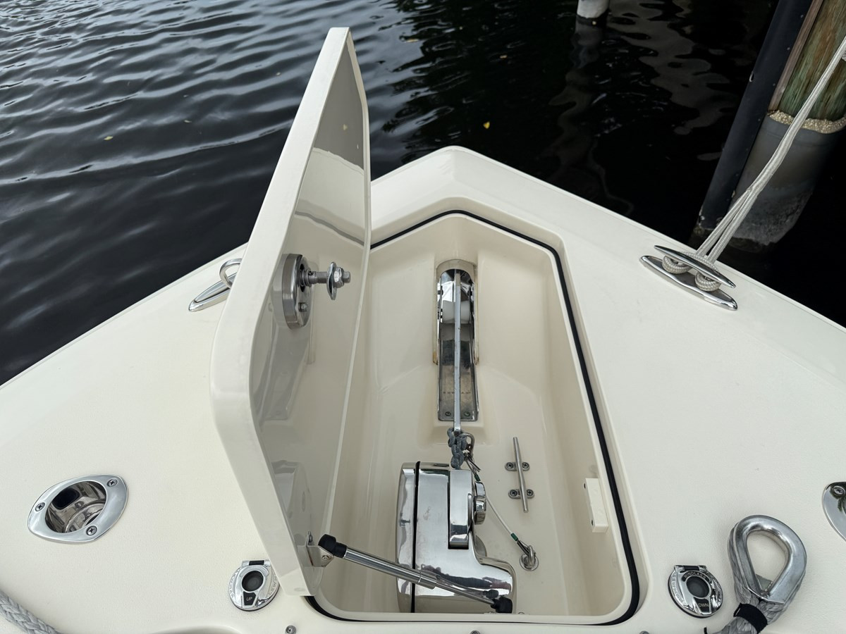 https://arconyachts.ams3.digitaloceanspaces.com/181804/conversions/large_4836935-optimize.jpg
