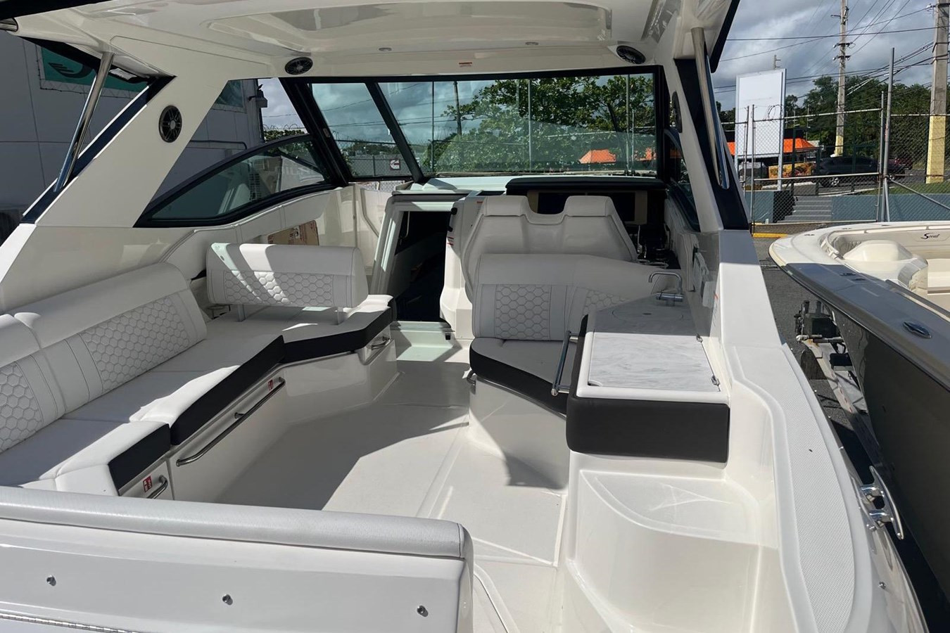 https://arconyachts.ams3.digitaloceanspaces.com/181814/conversions/large_4812423-optimize.jpg