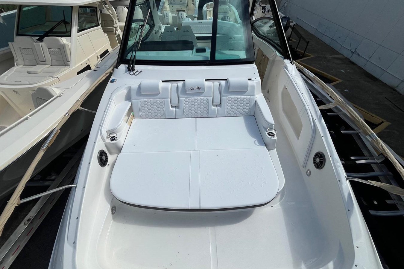 https://arconyachts.ams3.digitaloceanspaces.com/181823/conversions/large_4812426-optimize.jpg