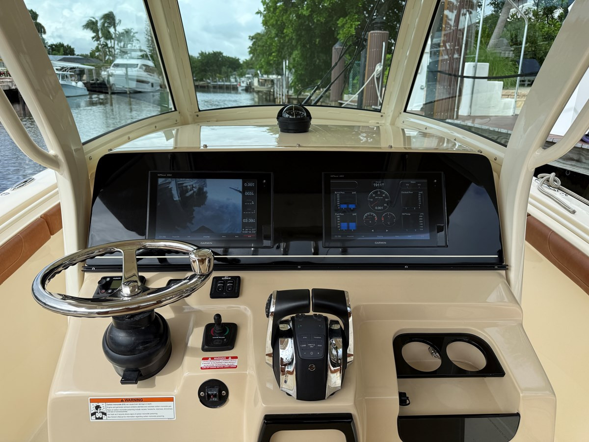 https://arconyachts.ams3.digitaloceanspaces.com/181838/conversions/large_4836907-optimize.jpg