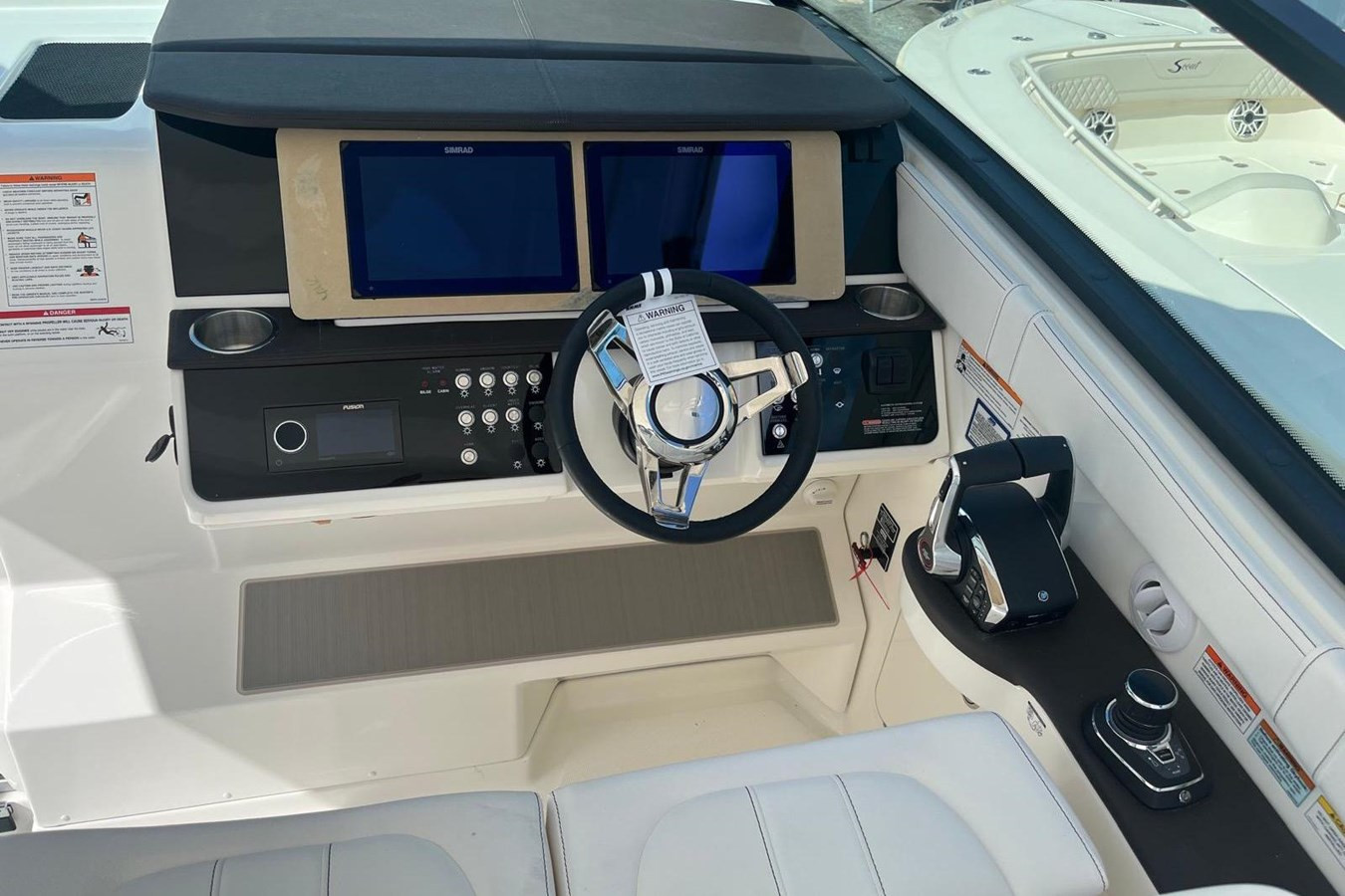 https://arconyachts.ams3.digitaloceanspaces.com/181849/conversions/large_4812435-optimize.jpg