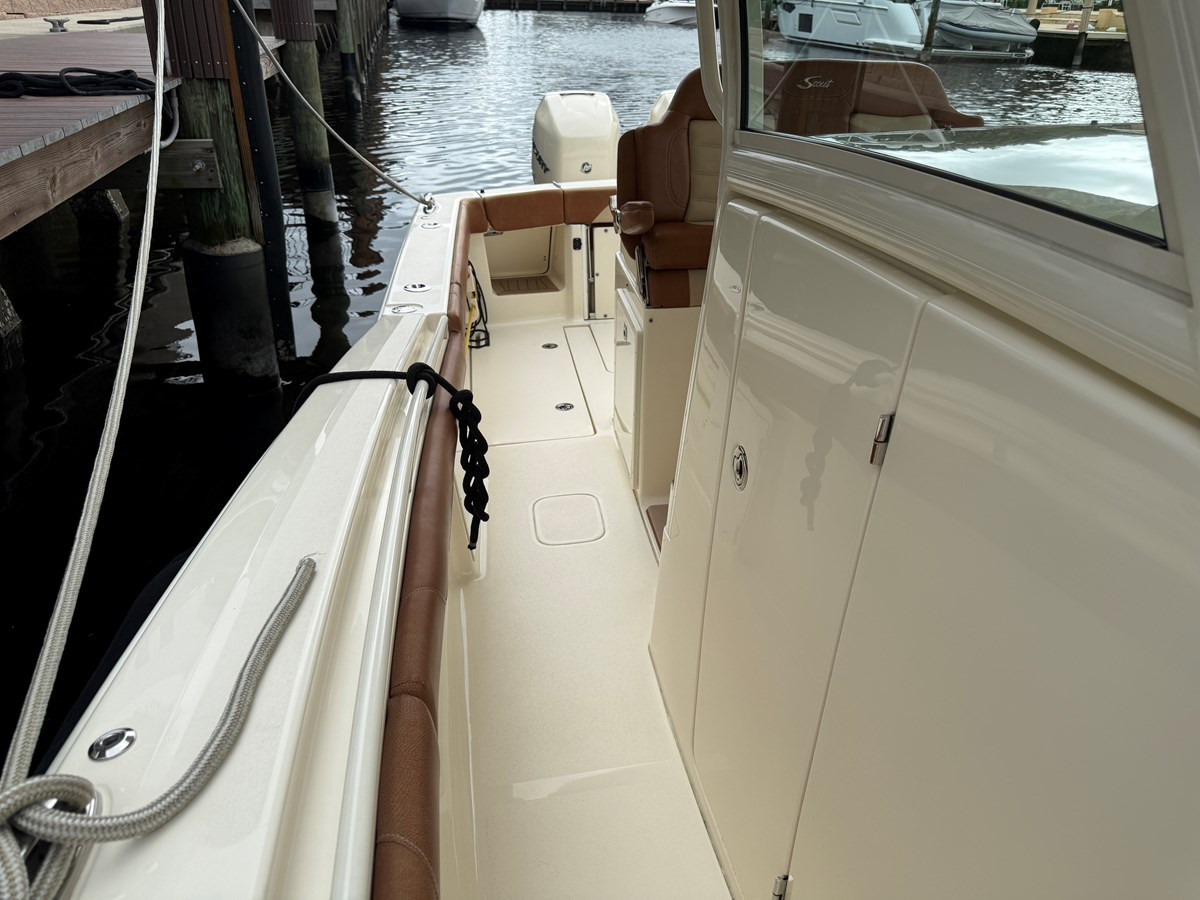 https://arconyachts.ams3.digitaloceanspaces.com/181871/conversions/large_4836942-optimize.jpg