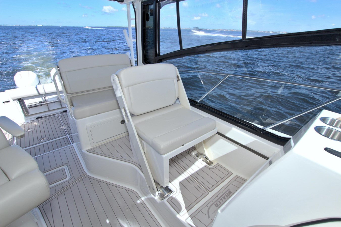 https://arconyachts.ams3.digitaloceanspaces.com/181885/conversions/large_4706538-optimize.jpg