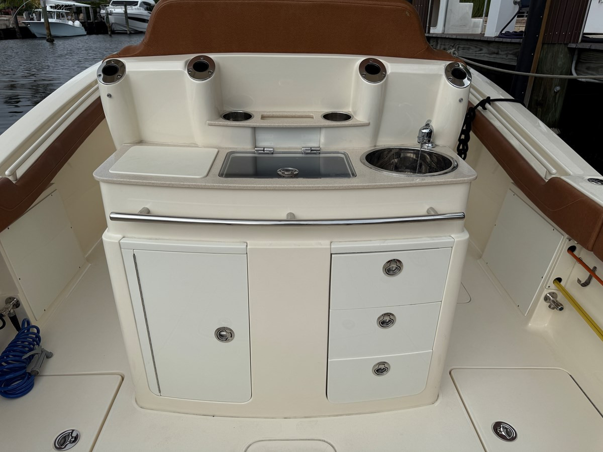 https://arconyachts.ams3.digitaloceanspaces.com/181904/conversions/large_4836919-optimize.jpg