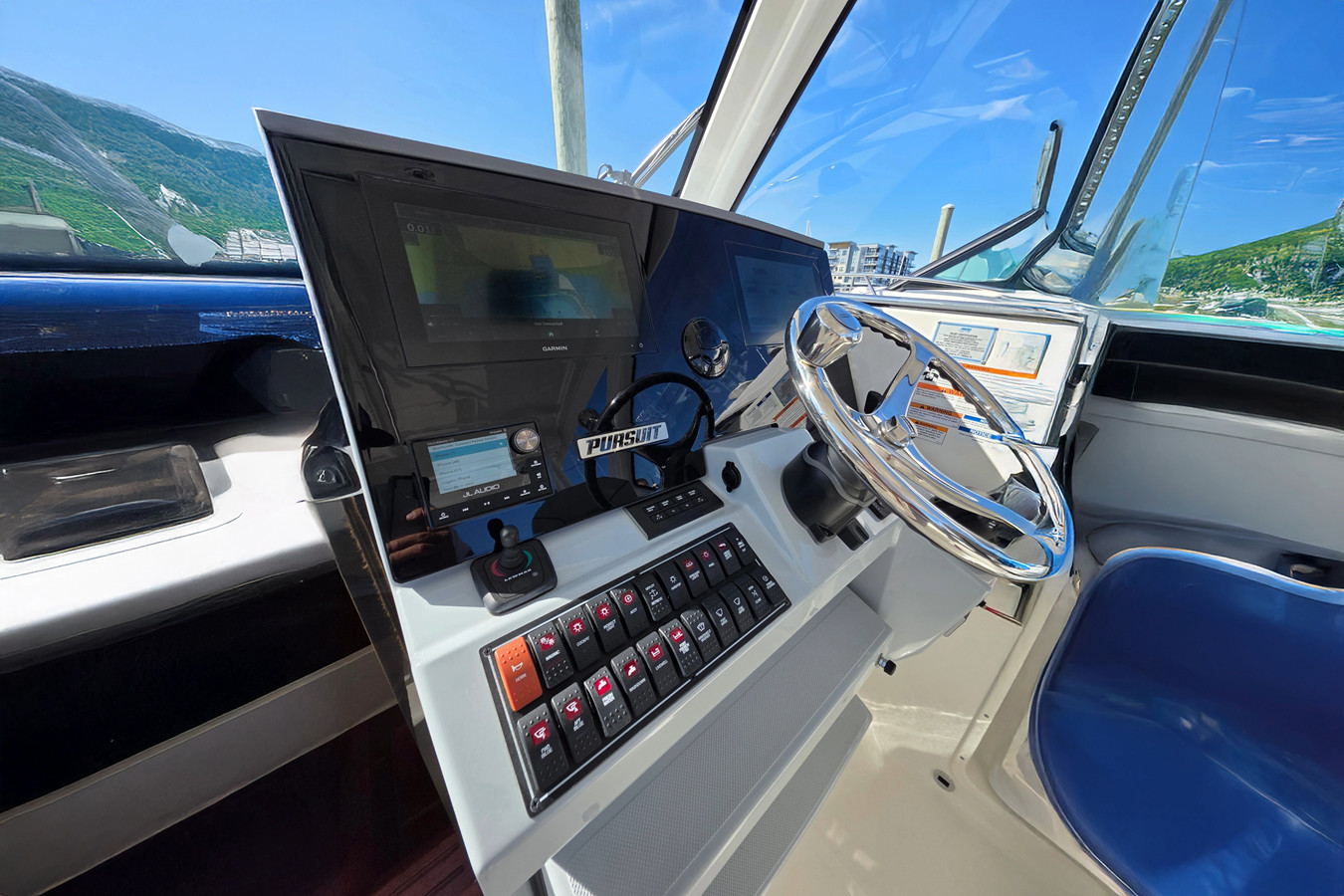 https://arconyachts.ams3.digitaloceanspaces.com/181970/conversions/large_4843346-optimize.jpg