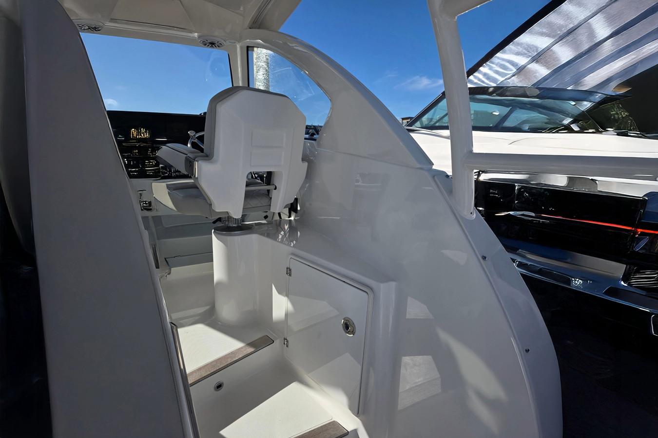 https://arconyachts.ams3.digitaloceanspaces.com/181990/conversions/large_4843349-optimize.jpg