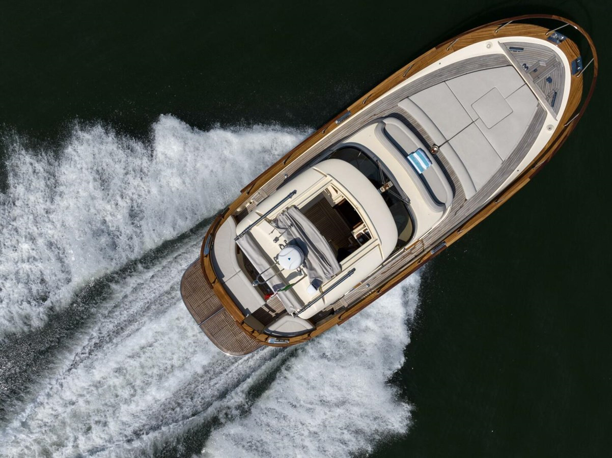 https://arconyachts.ams3.digitaloceanspaces.com/182111/conversions/large_4598199-optimize.jpg