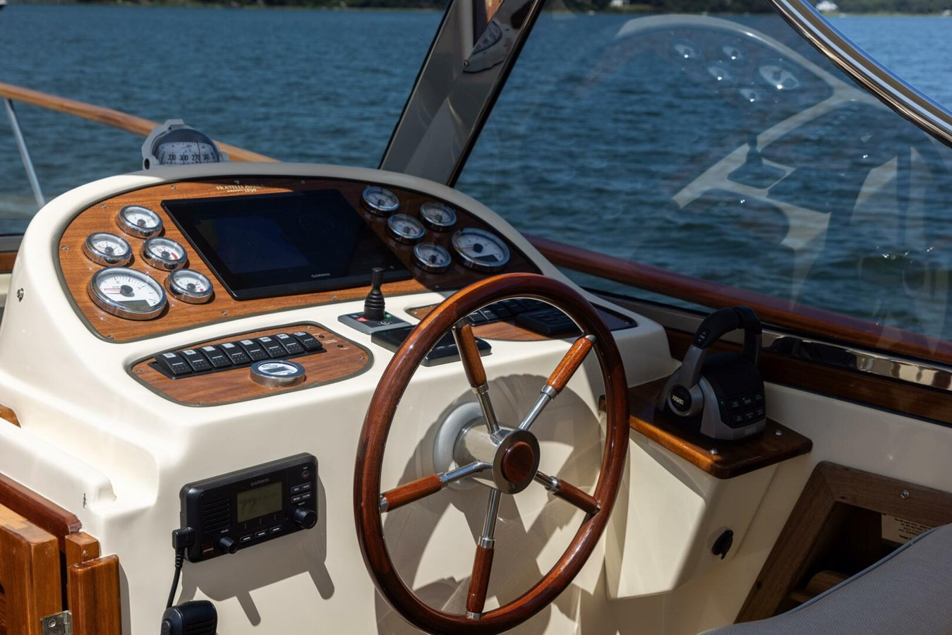 https://arconyachts.ams3.digitaloceanspaces.com/182162/conversions/large_4598219-optimize.jpg