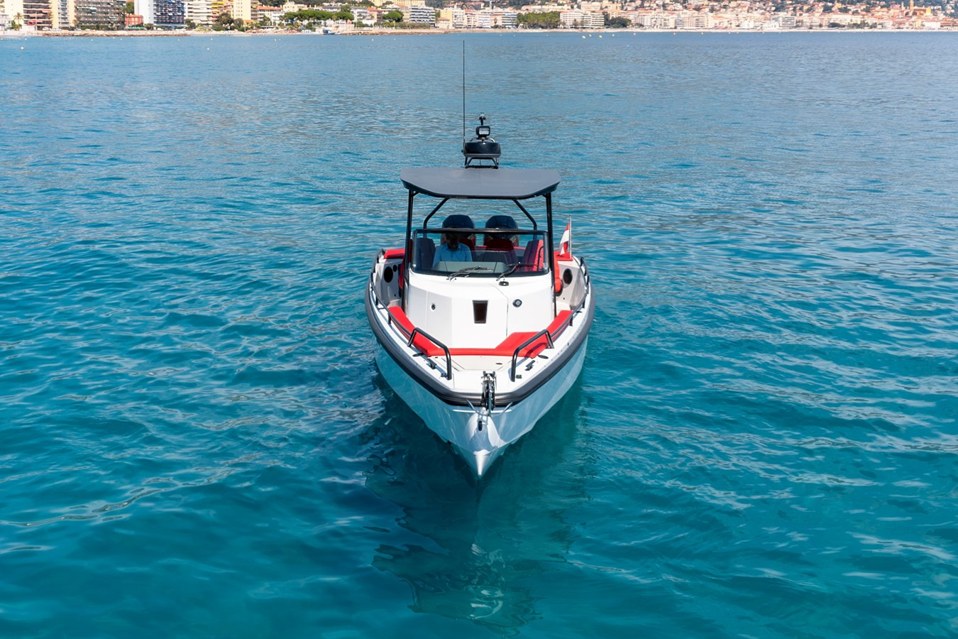 https://arconyachts.ams3.digitaloceanspaces.com/182187/conversions/large_4500528-optimize.jpg
