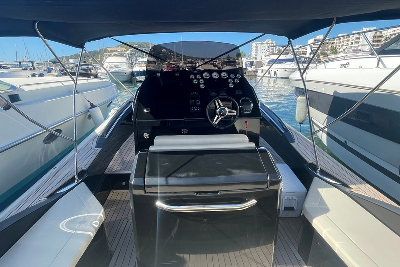 https://arconyachts.ams3.digitaloceanspaces.com/182212/conversions/large_4607547-optimize.jpg