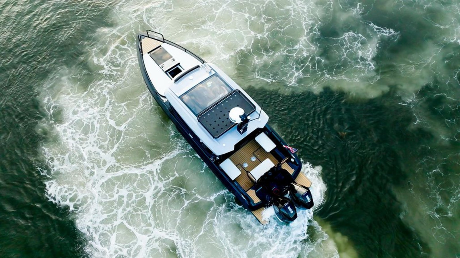 https://arconyachts.ams3.digitaloceanspaces.com/182284/conversions/large_4118468-optimize.jpg
