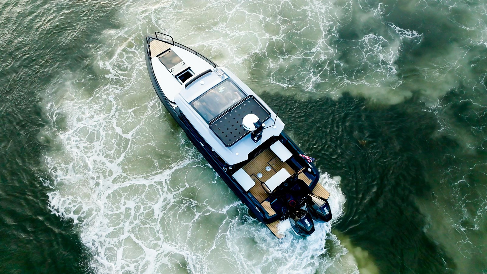 https://arconyachts.ams3.digitaloceanspaces.com/182358/conversions/large_4128054-optimize.jpg