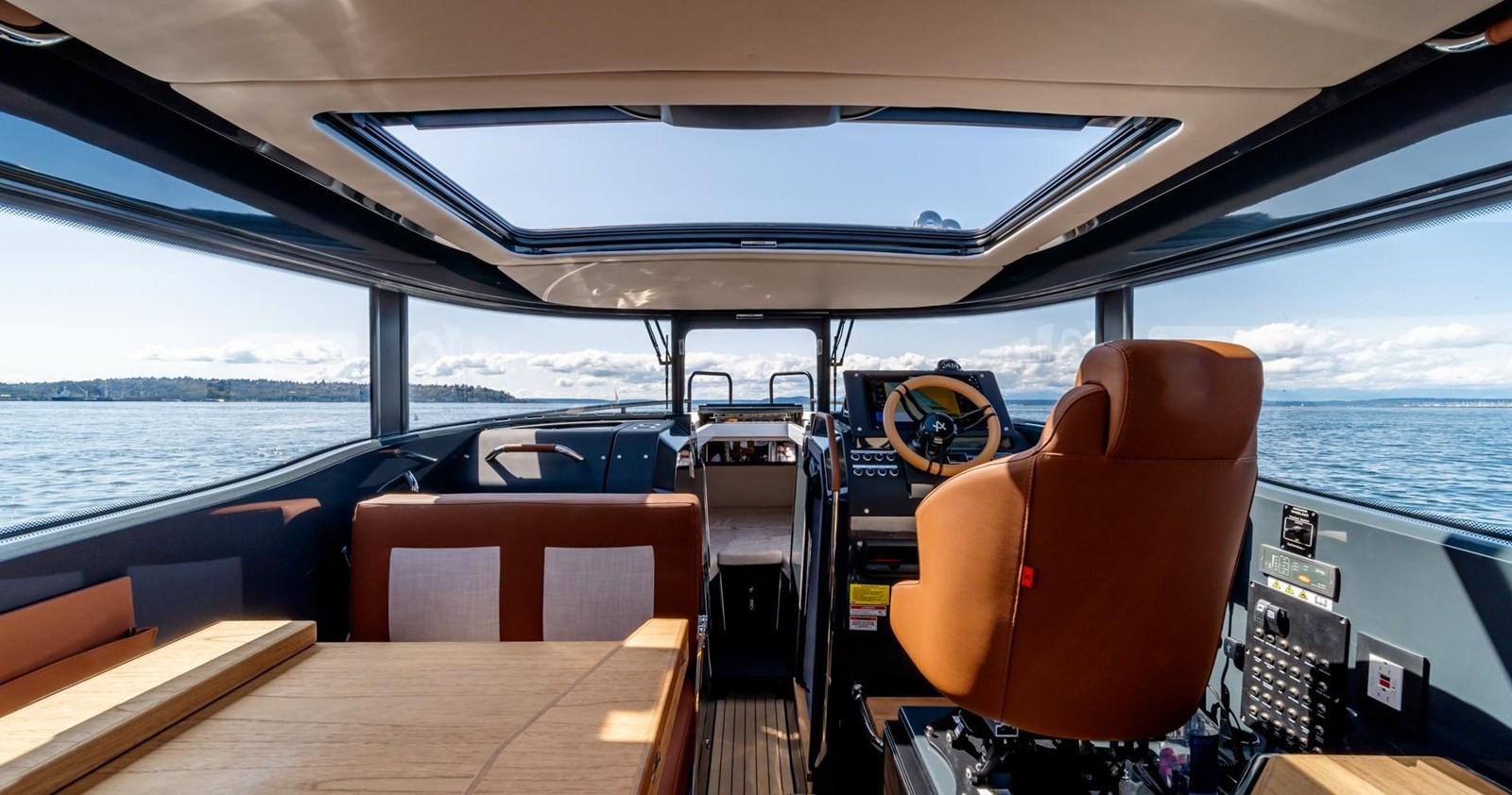 https://arconyachts.ams3.digitaloceanspaces.com/182392/conversions/large_4128066-optimize.jpg
