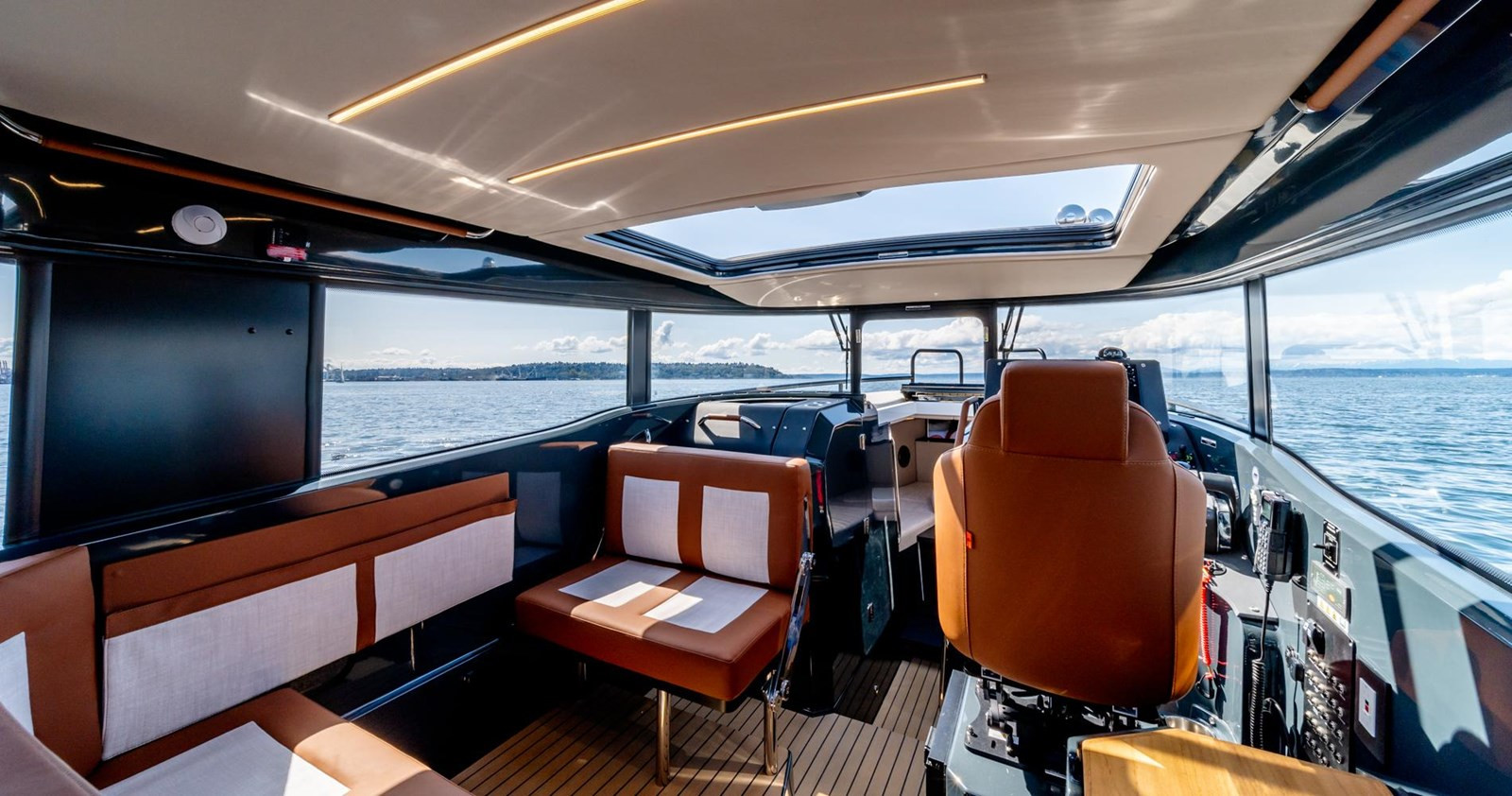 https://arconyachts.ams3.digitaloceanspaces.com/182443/conversions/large_4128083-optimize.jpg