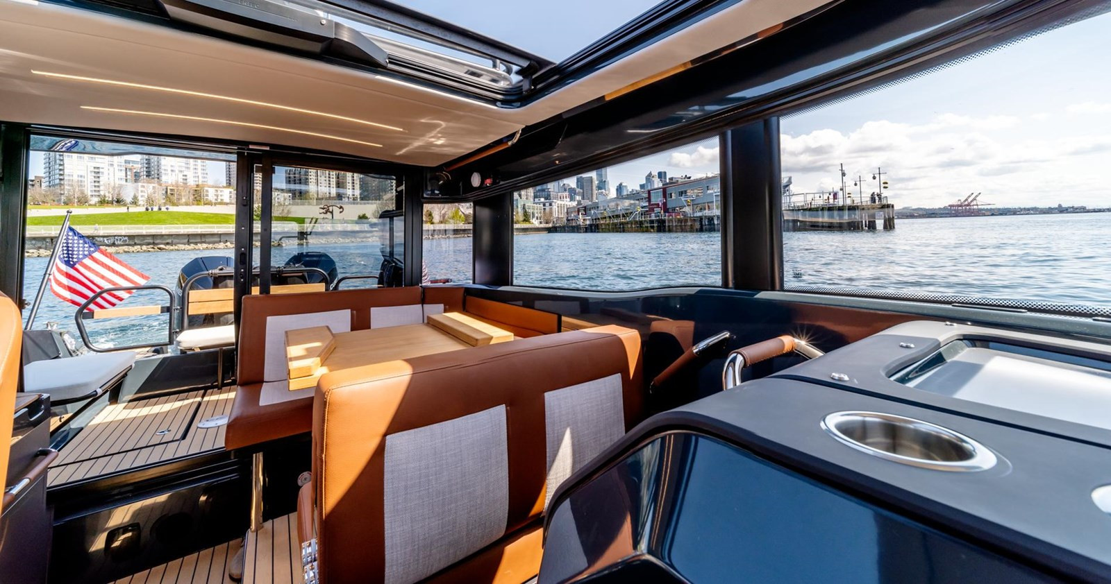 https://arconyachts.ams3.digitaloceanspaces.com/182448/conversions/large_4128163-optimize.jpg
