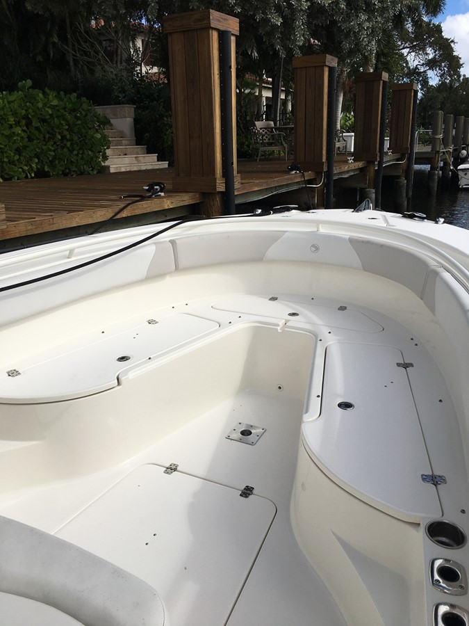 https://arconyachts.ams3.digitaloceanspaces.com/182456/conversions/large_1682515-optimize.jpg
