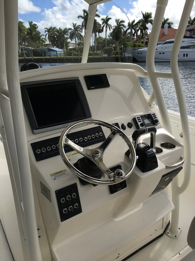 https://arconyachts.ams3.digitaloceanspaces.com/182465/conversions/large_1682523-optimize.jpg